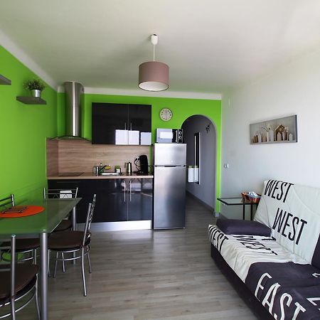 Sylvia 11D1 - Precioso Estudio En Primera Linea De Mar - Centrico - Terraza Vista Mar - Playa - Wifi Apartman Empuriabrava Kültér fotó